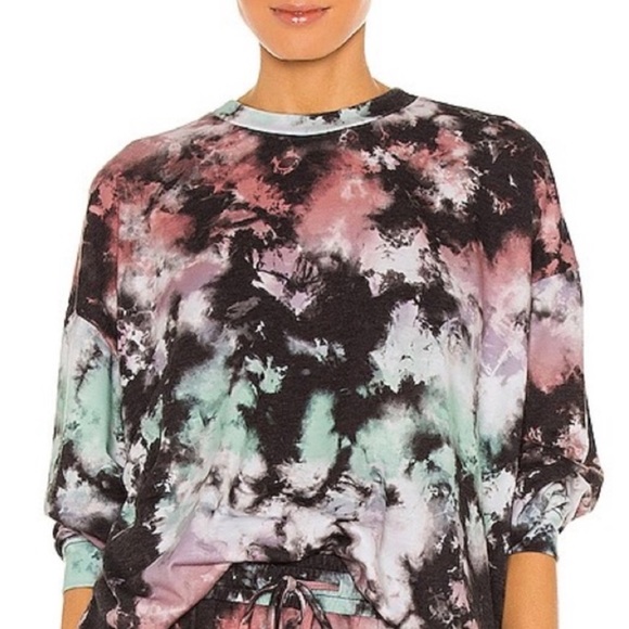 Onzie Boyfriend Sweatshirt in True Romance - Picture 3 of 5